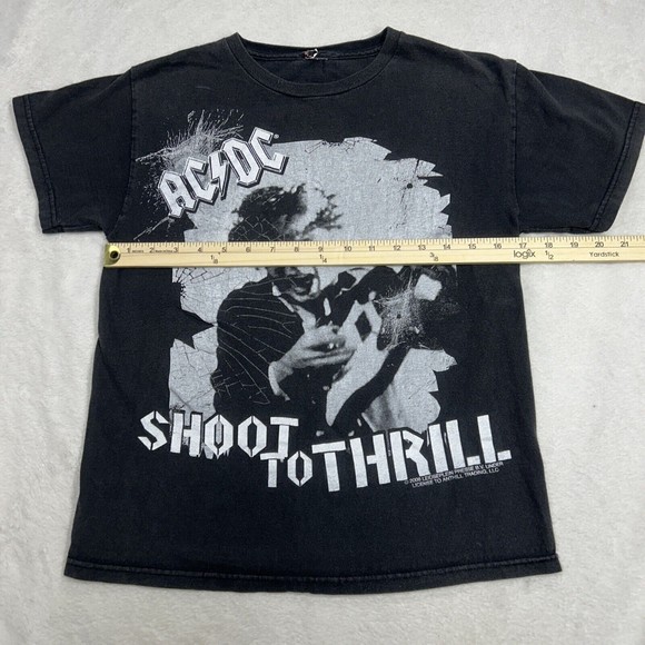 Y2K ACDC Black Shoot to Thrill Tour Merch Graphic T-Shirt Rock Band Size Small - Picture 4 of 6